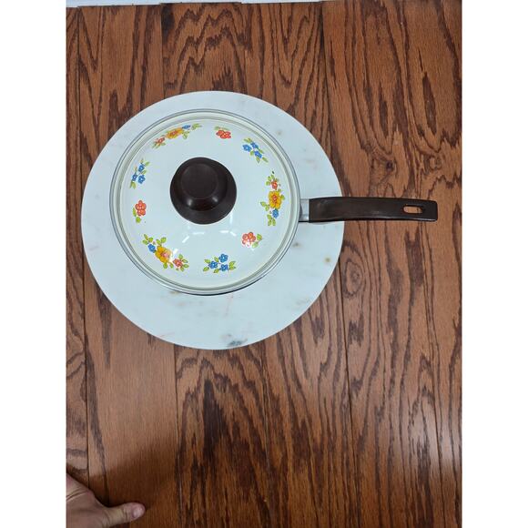 Vintage Summer Garden by Excel 1 Quart Saucepan with Lid - Picture 2 of 5